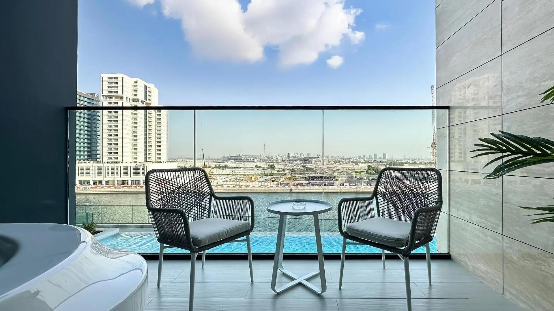 Apartment Elegant Getaway W Stunning Pool Canal Views Dubai
