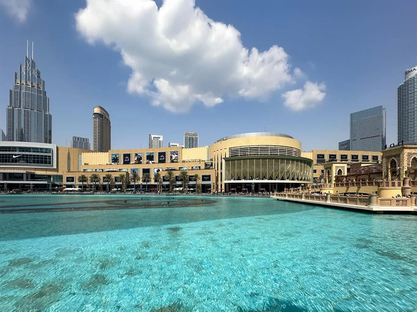 Apartment Elegant Getaway W Stunning Pool Canal Views Dubai