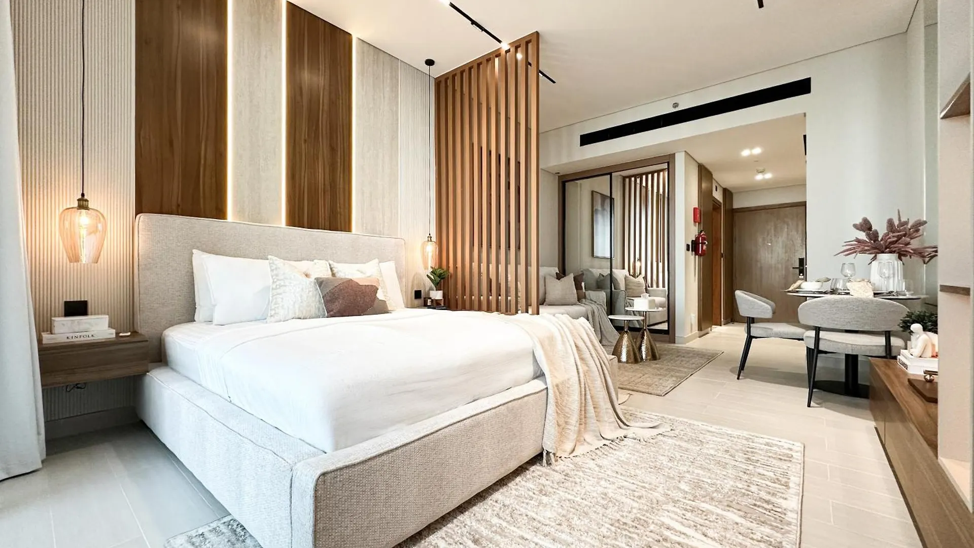 Elegant Getaway W Stunning Pool Canal Views Dubai Apartment